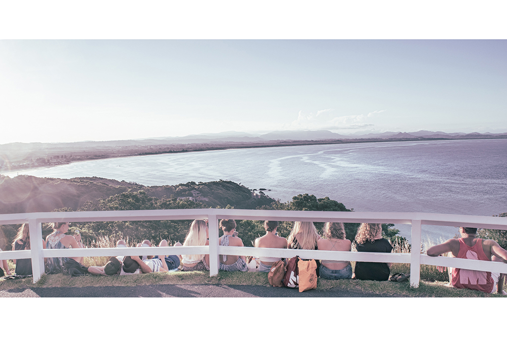 Byron Bay lighthouse, friends waiting for the sunset